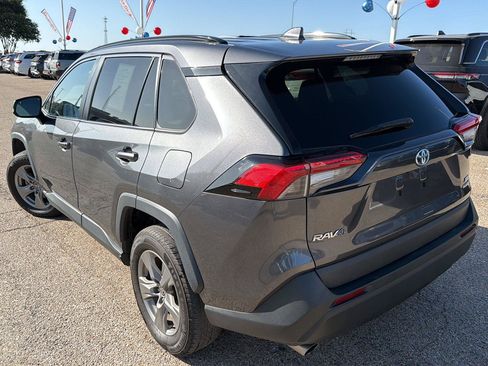 Used 2023 Toyota RAV4 XLE AWD/4WD image 5