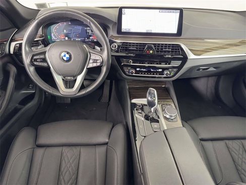 Used 2022 BMW 530i xDrive 530i xDrive w/ Convenience Package image 5