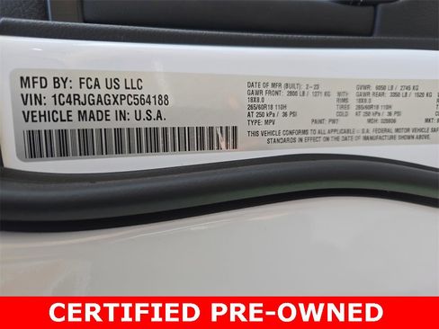 Used 2023 Jeep Grand Cherokee Laredo image 36