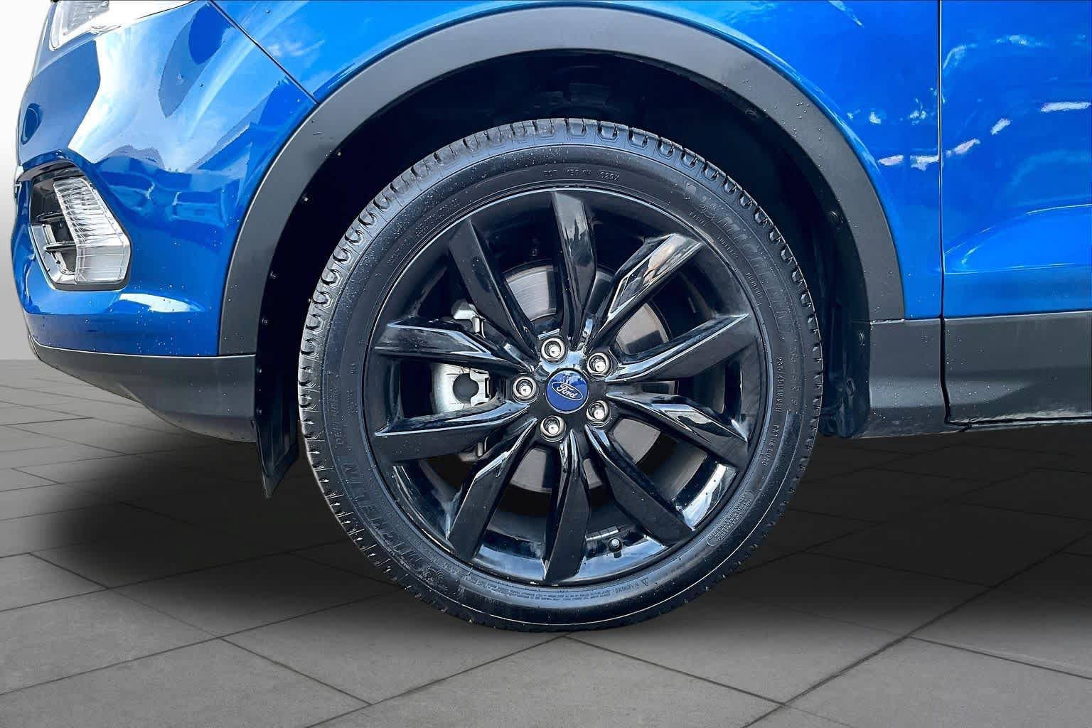 Used 2018 Ford Escape SE w/ SE Sport Appearance Package AWD/4WD image 11