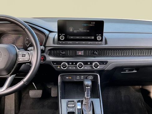 Used 2025 Honda CR-V Sport image 10