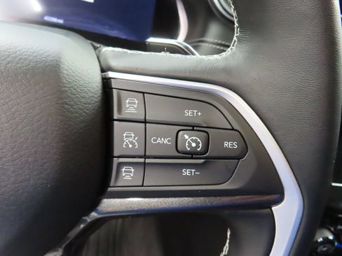 Used 2021 Jeep Grand Cherokee L Laredo AWD/4WD image 46