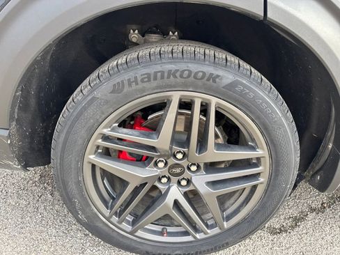 Used 2025 Ford Explorer ST-Line w/ Premium Package image 16