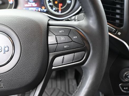 Used 2022 Jeep Cherokee Trailhawk AWD/4WD image 28