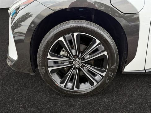 Used 2024 Toyota bZ4X AWD image 15