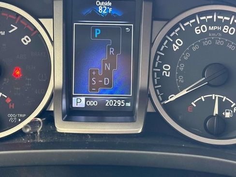 Used 2023 Toyota Tacoma SR5 AWD/4WD image 32