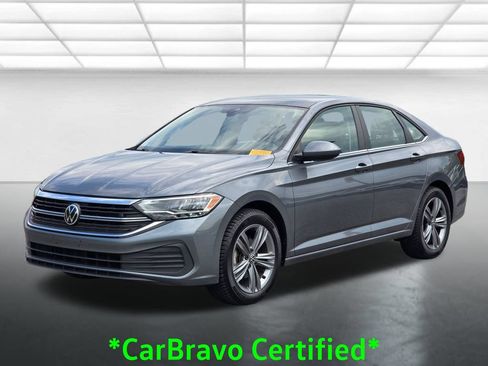 Used 2024 Volkswagen Jetta SE FWD image 2