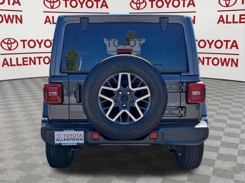 Used 2025 Jeep Wrangler Unlimited Sahara w/ Safety Group AWD/4WD image 6