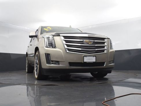 Used 2017 Cadillac Escalade Platinum image 54