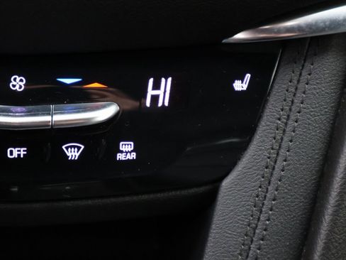 Used 2020 Cadillac XT5 Premium Luxury image 34