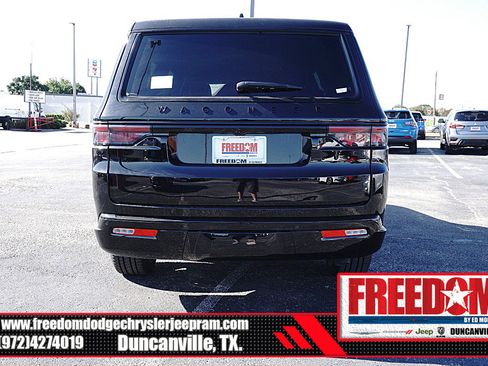 New 2025 Jeep Wagoneer L Series II image 4