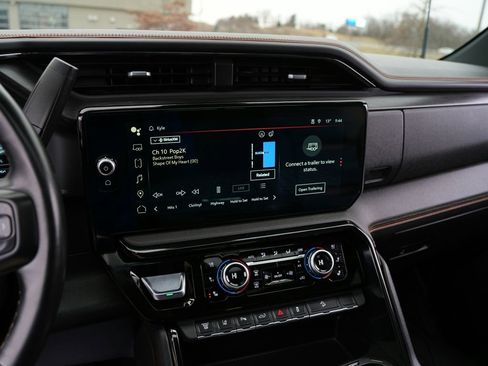 Used 2024 GMC Sierra 2500 AT4 w/ AT4 Premium Plus Package image 14