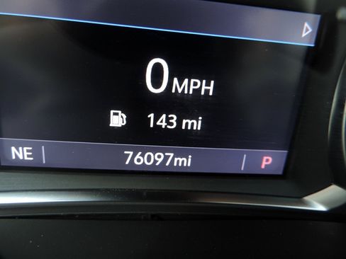 Used 2023 Chevrolet Traverse LT FWD image 27
