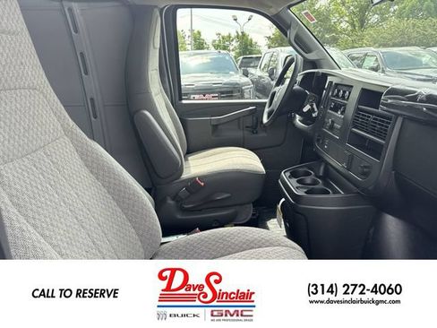 New 2026 GMC Savana 2500 RWD image 22