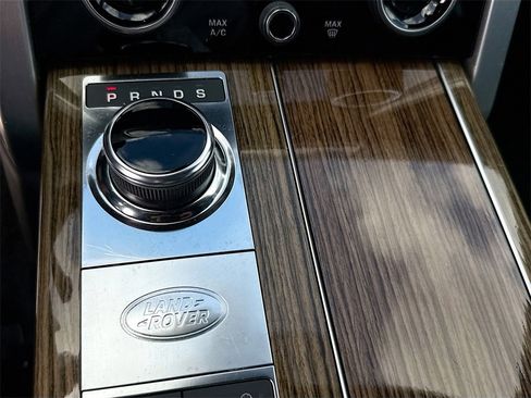 Used 2019 Land Rover Range Rover Supercharged image 17
