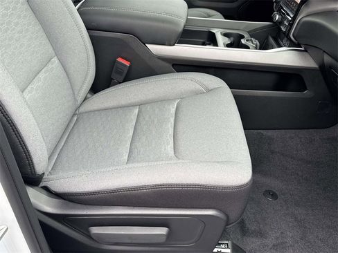 New 2026 RAM 1500 4x4 Crew Cab image 11