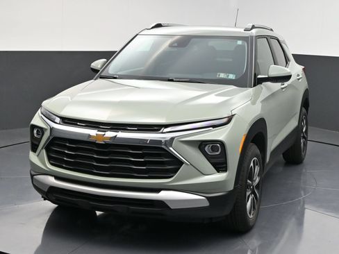Certified 2026 Chevrolet TrailBlazer LT w/ Convenience Package AWD/4WD image 3
