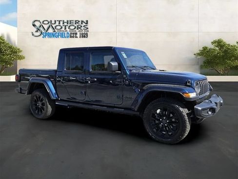 Used 2025 Jeep Gladiator Sport AWD/4WD image 7