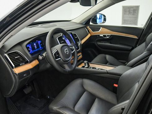 Certified 2024 Volvo XC90 B6 Plus w/ Protection Package Premier AWD/4WD image 17