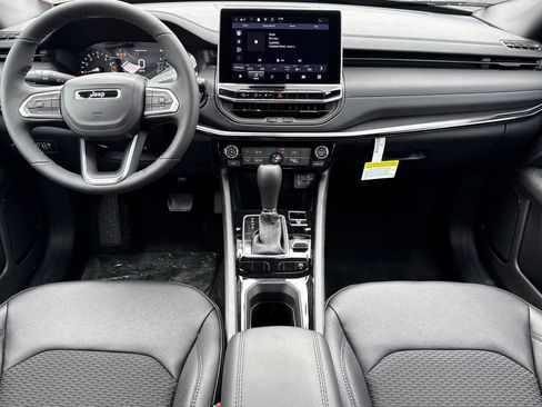 New 2026 Jeep Compass Latitude image 12