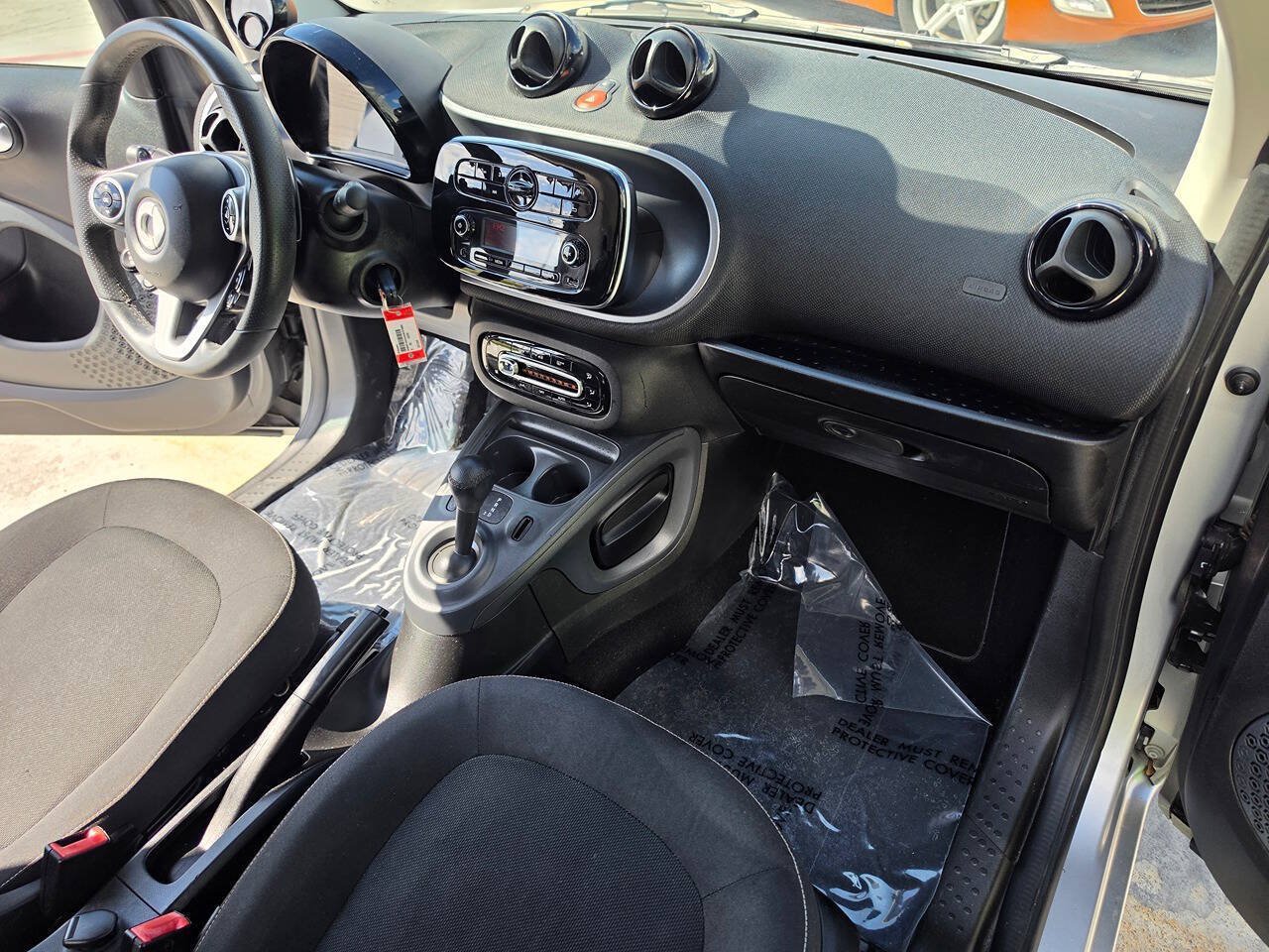 Used 2016 smart fortwo passion w/ Sport Package RWD image 31