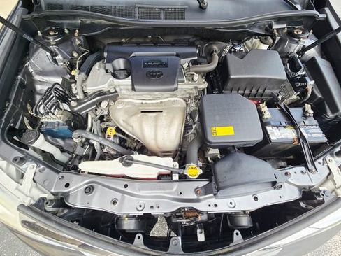 Used 2012 Toyota Camry LE image 30