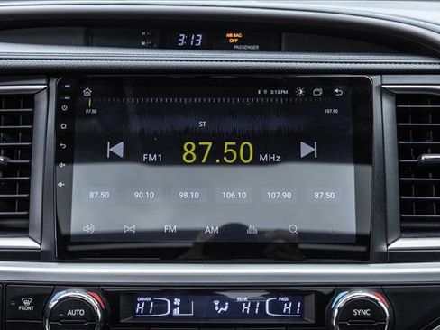 Used 2016 Toyota Highlander Limited Platinum image 16