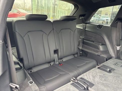 Used 2025 Audi Q7 3.0T Premium Plus image 27