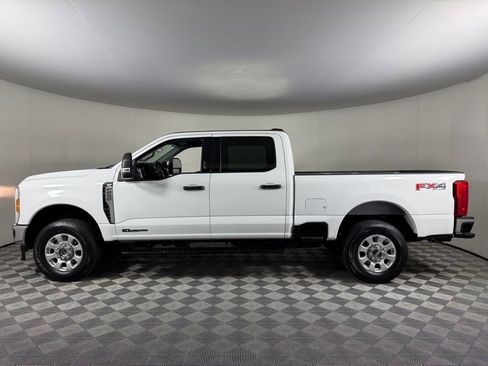 Used 2024 Ford F250 XLT w/ FX4 Off-Road Package AWD/4WD image 9