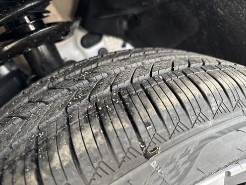 Used 2025 BMW X2 xDrive28i w/ Convenience Package image 13