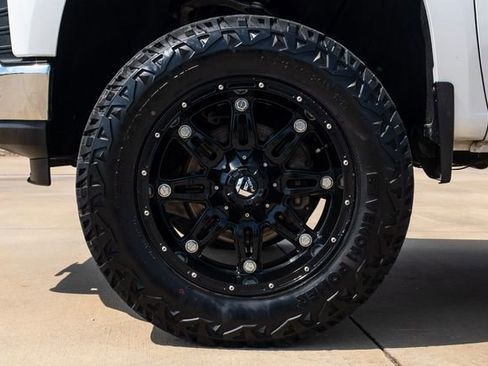 Used 2019 Chevrolet Silverado 1500 LT w/ Texas Edition image 8