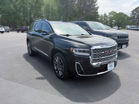 Certified 2023 GMC Acadia Denali w/ Black Diamond Edition AWD/4WD image 3