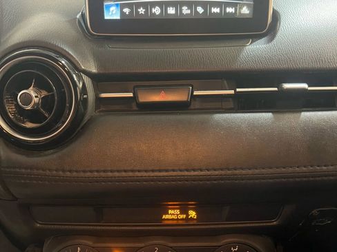 Used 2018 Toyota Yaris iA image 10