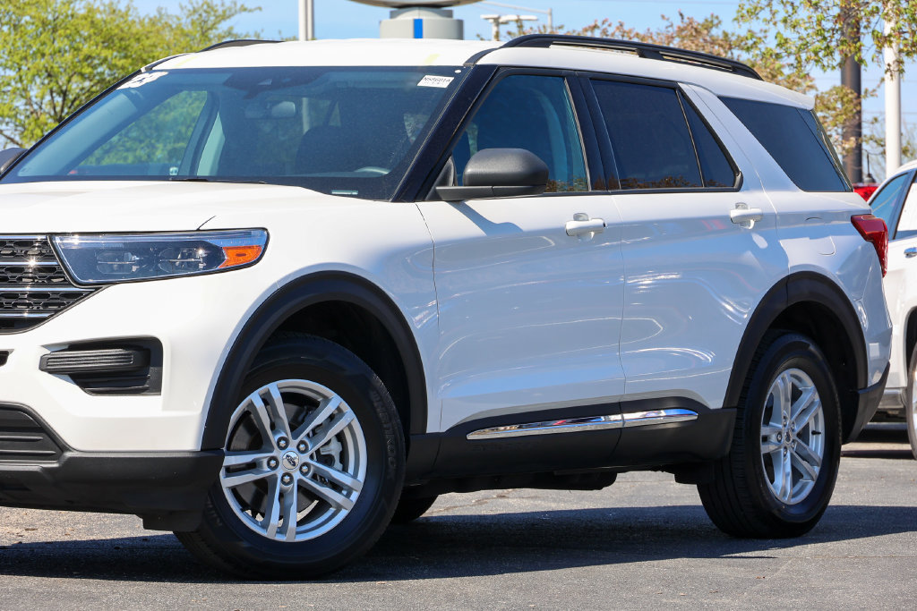 Certified 2023 Ford Explorer XLT w/ Class IV Trailer Tow Package AWD/4WD image 14