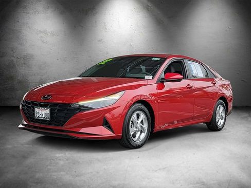 Used 2022 Hyundai Elantra SE FWD image 5