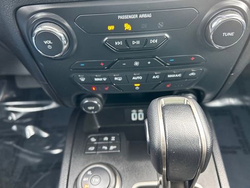 Used 2021 Ford Ranger Lariat w/ Tremor Off-Road Package image 30