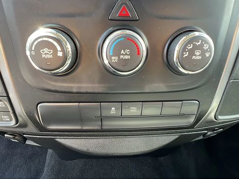 Used 2022 RAM 1500 Classic SLT AWD/4WD image 22