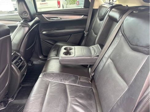 Used 2017 Cadillac XT5 Luxury FWD image 10