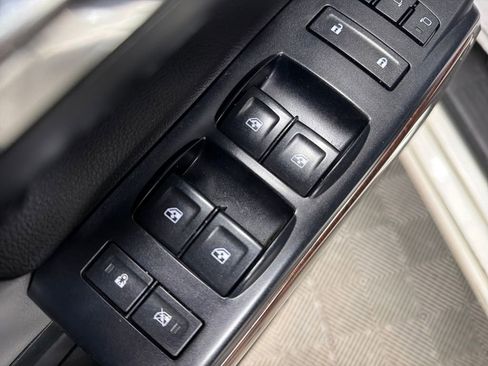 Used 2014 GMC Sierra 1500 SLT w/ SLT Crew Cab Value Package image 15