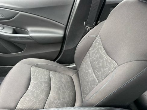 Used 2018 Chevrolet Volt LT w/ Comfort Package image 21