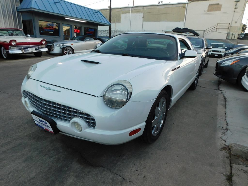 Used 2002 Ford Thunderbird RWD image 3