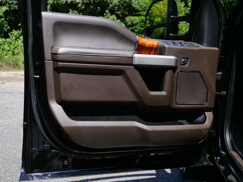 Used 2021 Ford F350 King Ranch w/ King Ranch Ultimate Package AWD/4WD image 23
