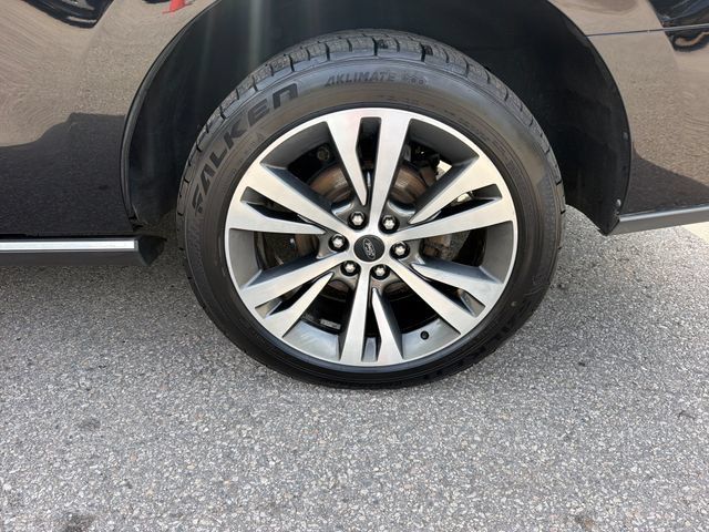 Used 2021 Ford Expedition Limited AWD/4WD image 32
