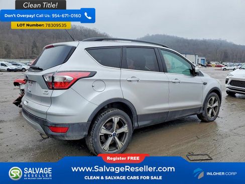 Used 2017 Ford Escape SE w/ Equipment Group 201A image 4