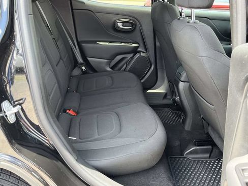 Used 2022 Jeep Renegade Latitude w/ Convenience Group AWD/4WD image 20