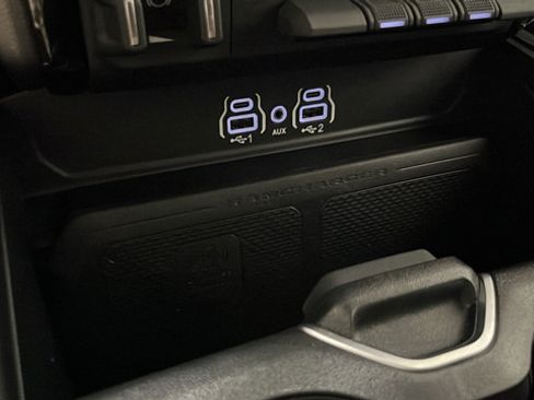 Used 2025 RAM 1500 Laramie w/ Sport Appearance Package AWD/4WD image 33