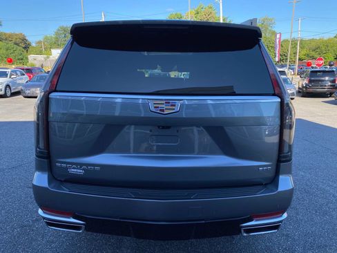 Used 2021 Cadillac Escalade Premium Luxury image 4