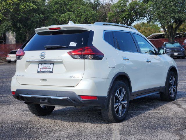 Used 2019 Nissan Rogue SV w/ Premium Package AWD/4WD image 4