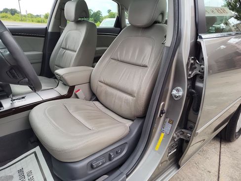 Used 2009 Hyundai Azera GLS w/ Premium Pkg 2 FWD image 15