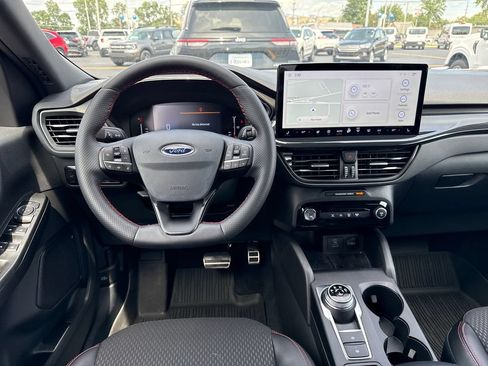 Used 2023 Ford Escape ST-Line w/ Tech Pack #1 AWD/4WD image 9